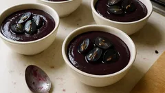 Sugoli all’uva nera: il dolce al cucchiaio della vendemmia, liscio e senza grumi